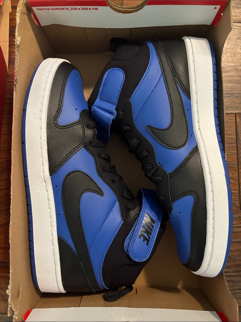 Nike Court Borough Mid 2 NWT Kids High-Top Sneakers in Black and Blue